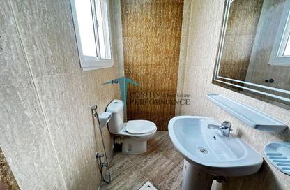 Apartment - 2 Bedrooms - 3 Bathrooms for rent in Al Sadd Road - Al Sadd - Doha