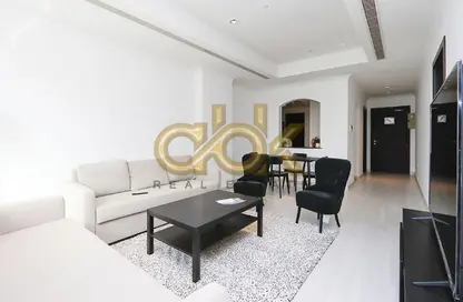 Apartment - 1 Bedroom - 2 Bathrooms for rent in East Porto Drive - Porto Arabia - The Pearl Island - Doha