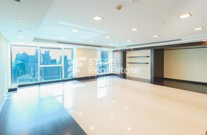 Office Space - Studio - 1 Bathroom for rent in West Bay Tower - West Bay - West Bay - Doha