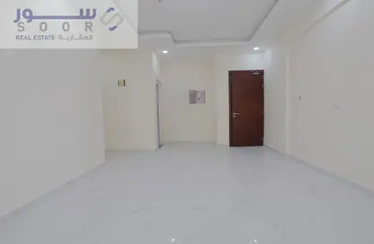 شقة - 2 غرف نوم - 3 حمامات للايجار في فريج بن عمران - الدوحة