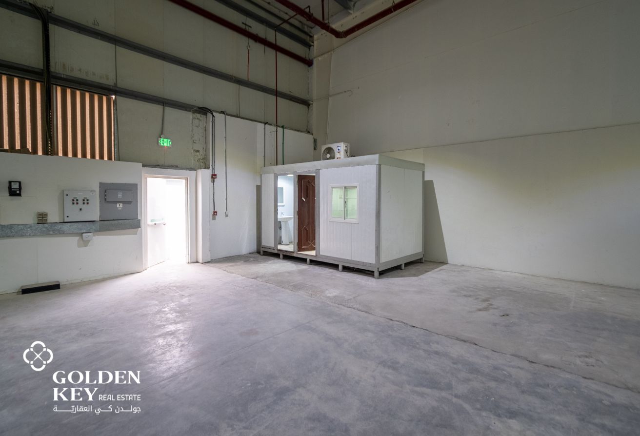 Ventilated Warehouse | 1,600 sqm | Umm Salal