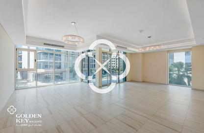 Apartment - 3 Bedrooms - 4 Bathrooms for rent in Crystal Residence - Gewan Island - The Pearl Island - Doha