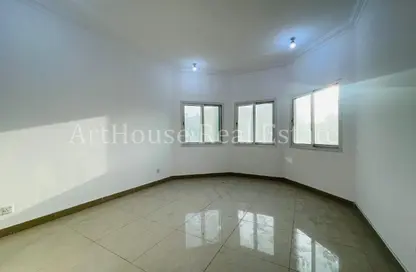 Villa - 4 Bedrooms - 4 Bathrooms for rent in Souk Al gharaffa - Al Gharrafa - Doha