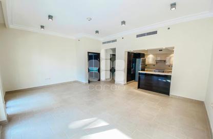 Apartment - 1 Bedroom - 2 Bathrooms for rent in Carnaval - Qanat Quartier - The Pearl Island - Doha