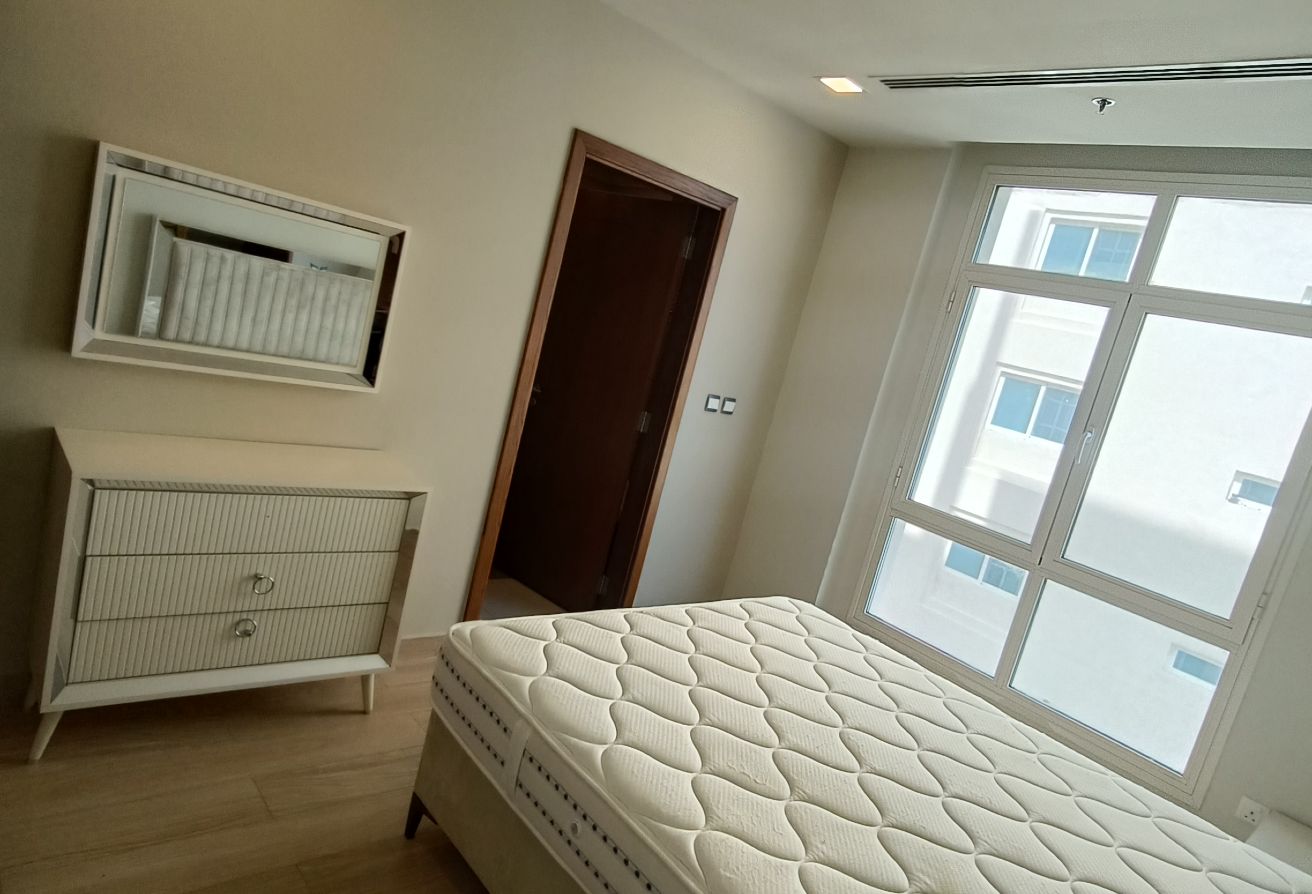 Luxurious 3BHK |FULLY FURNISHED| With thumbnail 5