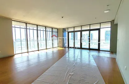 Apartment - 2 Bedrooms - 3 Bathrooms for sale in Seef Lusail Tower 1 - Seef Lusail - Lusail City - Lusail