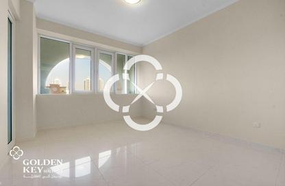 Apartment - 3 Bedrooms - 4 Bathrooms for rent in Viva West - Viva Bahriyah - The Pearl Island - Doha