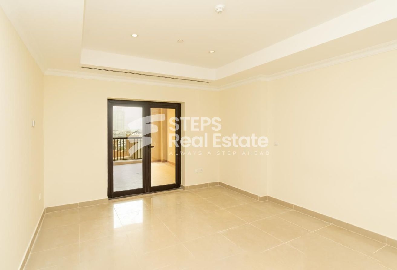 Spacious Apartment with Balcony and City Views - apartment in Porto Arabia