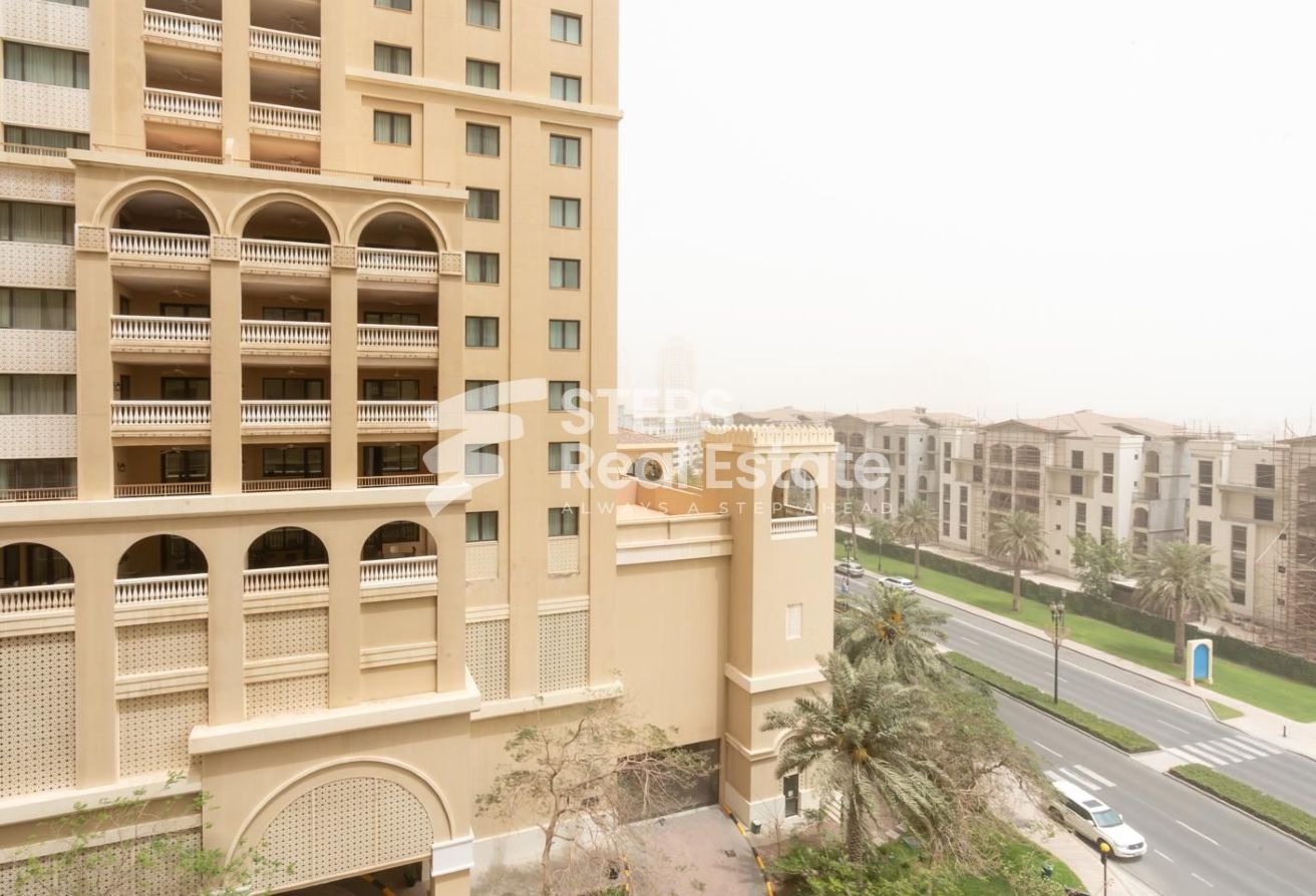 Spacious Apartment with Balcony and City Views - apartment in Porto Arabia