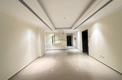 Apartment - 1 Bedroom - 2 Bathrooms for rent in West Porto Drive - Porto Arabia - The Pearl Island - Doha