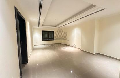 Apartment - 1 Bedroom - 2 Bathrooms for rent in West Porto Drive - Porto Arabia - The Pearl Island - Doha