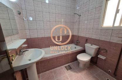 Apartment - 3 Bedrooms - 2 Bathrooms for rent in Anas Street - Fereej Bin Mahmoud North - Fereej Bin Mahmoud - Doha