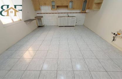 Apartment - 1 Bedroom - 1 Bathroom for rent in Umm Ghwailina Comm - Umm Ghuwalina - Umm Ghuwailina - Doha