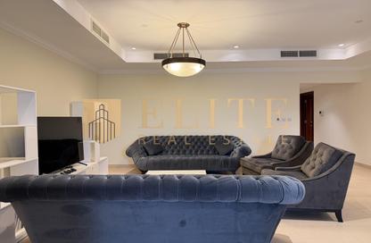 Apartment - 2 Bedrooms - 3 Bathrooms for rent in East Porto Drive - Porto Arabia - The Pearl Island - Doha