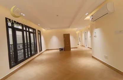 Apartment - 2 Bedrooms - 2 Bathrooms for rent in Al Nasr Street - Al Nasr - Doha