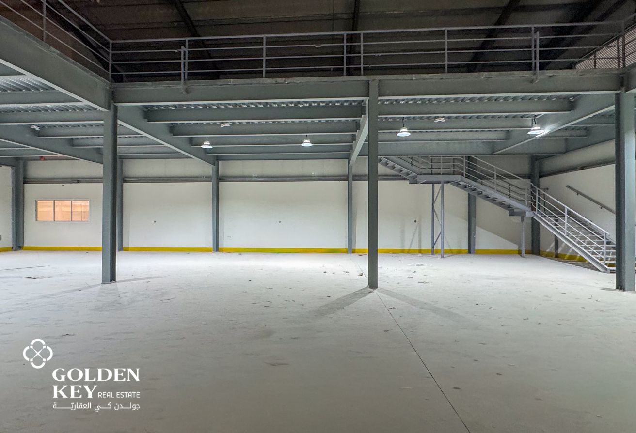 Prime Warehouse in Birkat Al Awamer | 1,000 SQM