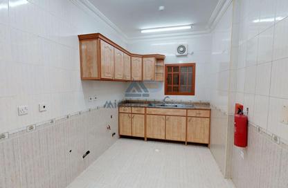 Apartment - 2 Bedrooms - 2 Bathrooms for rent in Al Muntazah Street - Al Muntazah - Doha