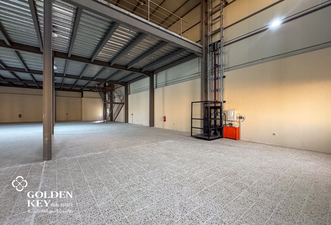 Suitable Warehouse + 10 Rooms | Birkat Al Awamer