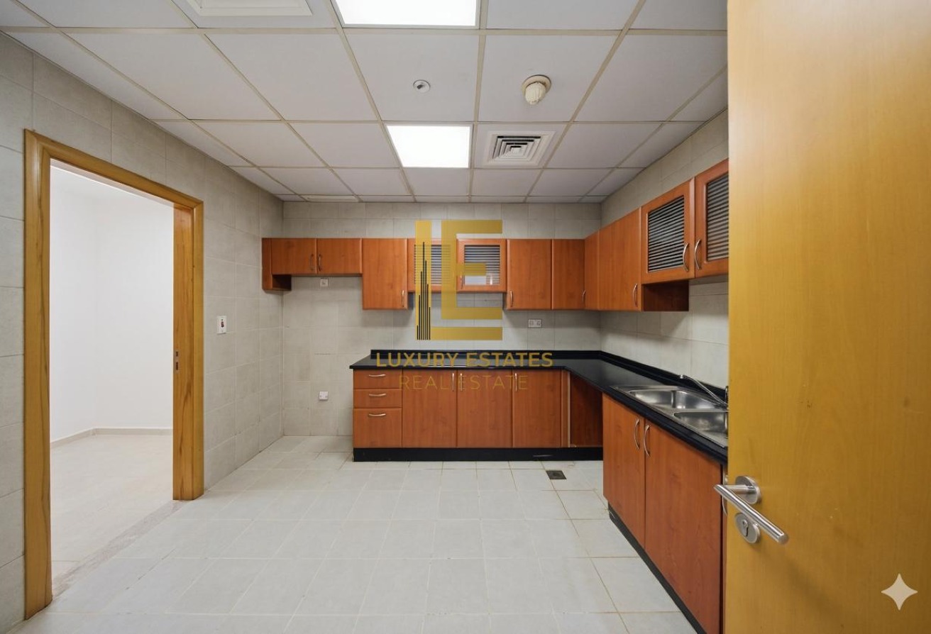 3+maid freehold cash only last family apartment thumbnail 15