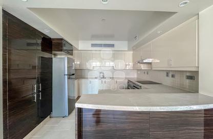 Apartment - 2 Bedrooms - 3 Bathrooms for rent in Carnaval - Qanat Quartier - The Pearl Island - Doha