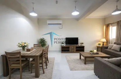 Apartment - 3 Bedrooms - 3 Bathrooms for rent in Les Roses Executive Apartments 3 - Al Mansoura - Doha