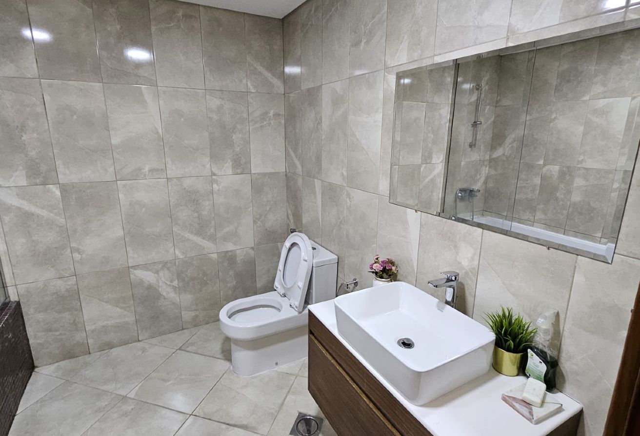 LUXURIOUS F FURNISH 2BED ROOM APARTMENT IN LUSAIL thumbnail 12