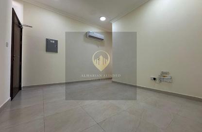 Apartment - 1 Bedroom - 1 Bathroom for rent in Bin Omran 28 - Fereej Bin Omran - Doha Apartment - 1 Bedroom - 1 Bathroom for rent in Bin Omran 28 - Fereej Bin Omran - Doha