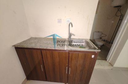 Apartment - Studio - 1 for rent in Al Dafna - Al Dafna - Doha