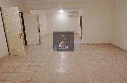 مجمع سكني - 5 غرف نوم - 3 حمامات للايجار في شارع الوعب - الوعب - الدوحة