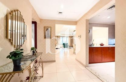 Apartment - 1 Bedroom - 2 Bathrooms for rent in Porto Arabia - The Pearl Island - Doha