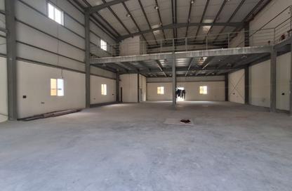Warehouse - Studio - 7+ for rent in Birkat Al Awamer - Al Wakra