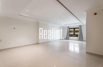 Apartment - 1 Bedroom - 2 Bathrooms for rent in East Porto Drive - Porto Arabia - The Pearl Island - Doha