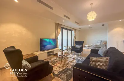 Apartment - 2 Bedrooms - 3 Bathrooms for rent in West Porto Drive - Porto Arabia - The Pearl Island - Doha