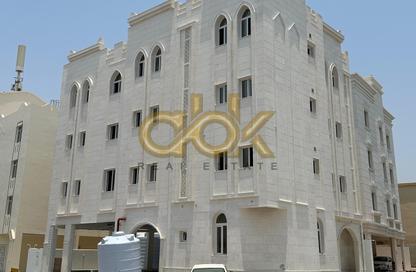 بناية كاملة - 8 غرف نوم - 8 حمامات للبيع في شارع المطار القديم - طريق المطار القديم - الدوحة