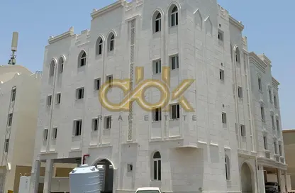بناية كاملة - 8 غرف نوم - 8 حمامات للبيع في شارع المطار القديم - طريق المطار القديم - الدوحة