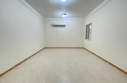 Apartment - 3 Bedrooms - 2 Bathrooms for rent in Muntazah 37 - Al Muntazah - Doha