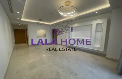 Apartment - 2 Bedrooms - 4 Bathrooms for rent in Floresta Gardens - Floresta Gardens - The Pearl Island - Doha