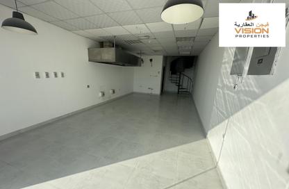 Shop - Studio - 1 Bathroom for rent in Bin Omran 35 - Fereej Bin Omran - Doha