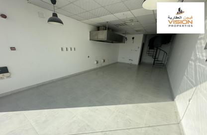 Shop - Studio - 1 Bathroom for rent in Bin Omran 35 - Fereej Bin Omran - Doha