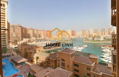 شقة - 2 غرف نوم - 3 حمامات للايجار في طريق بورتو الشرقي - بورتو أرابيا - جزيرة اللؤلؤة - الدوحة