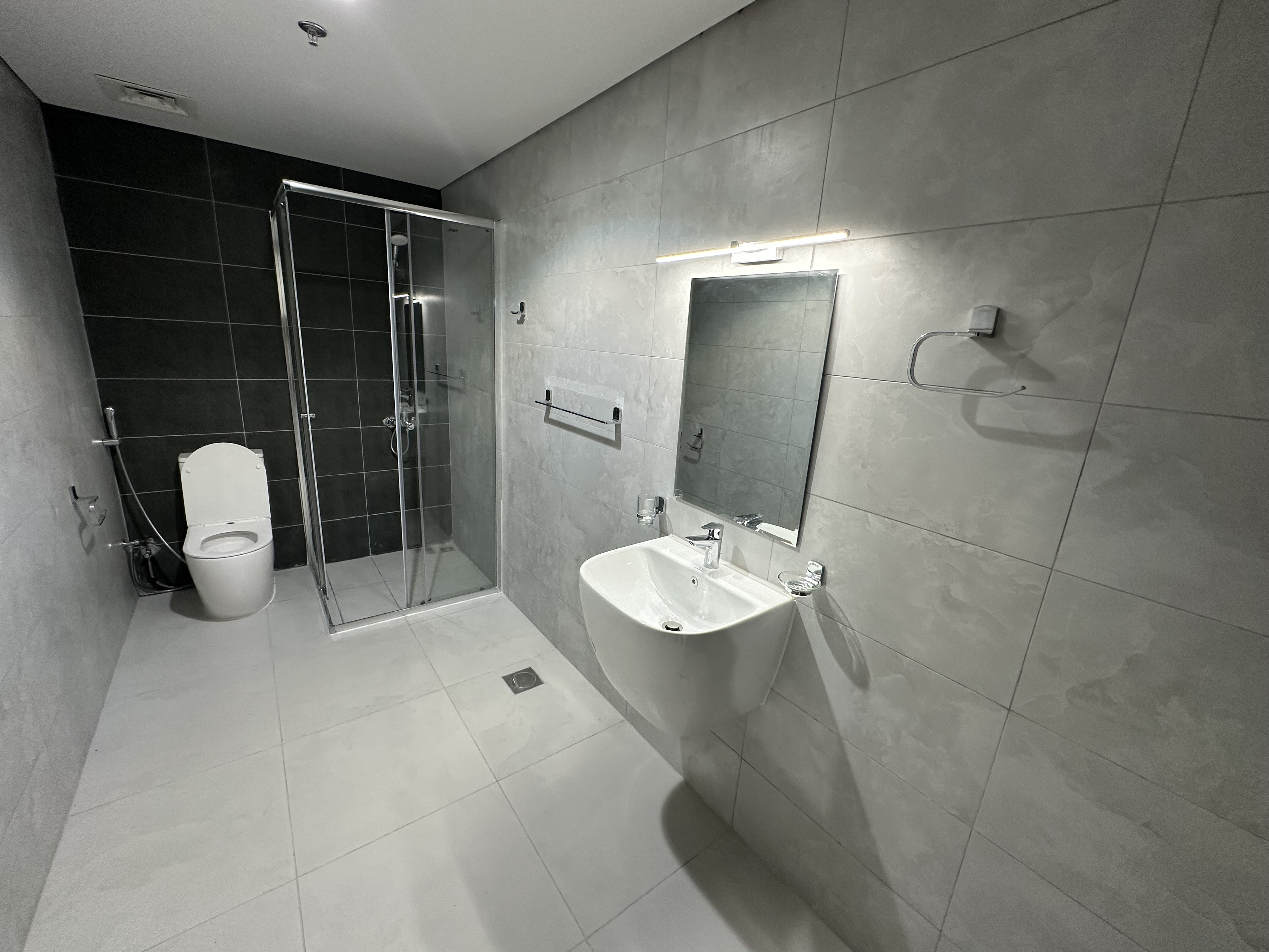 2 Bedroom Brand New Apartment City View thumbnail 8