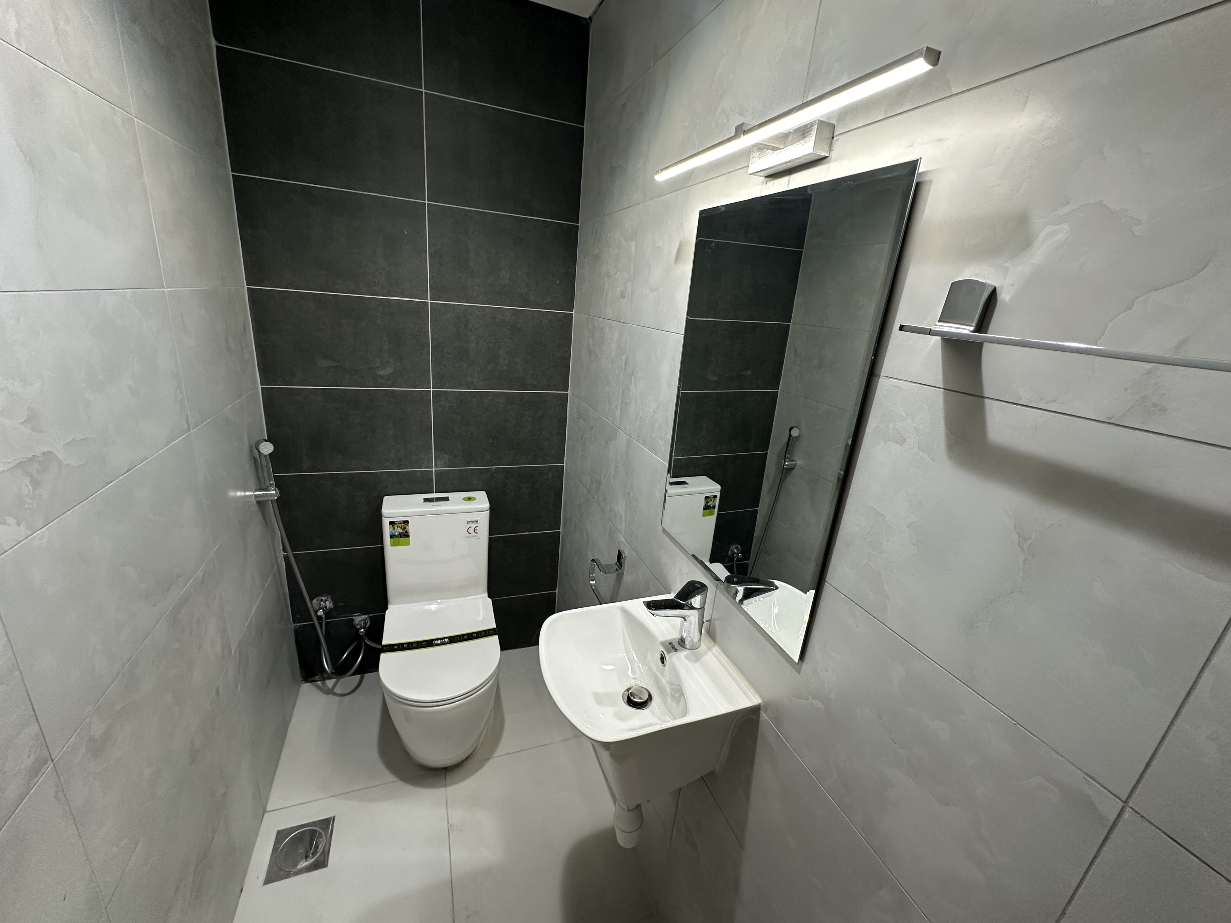 2 Bedroom Brand New Apartment City View thumbnail 12