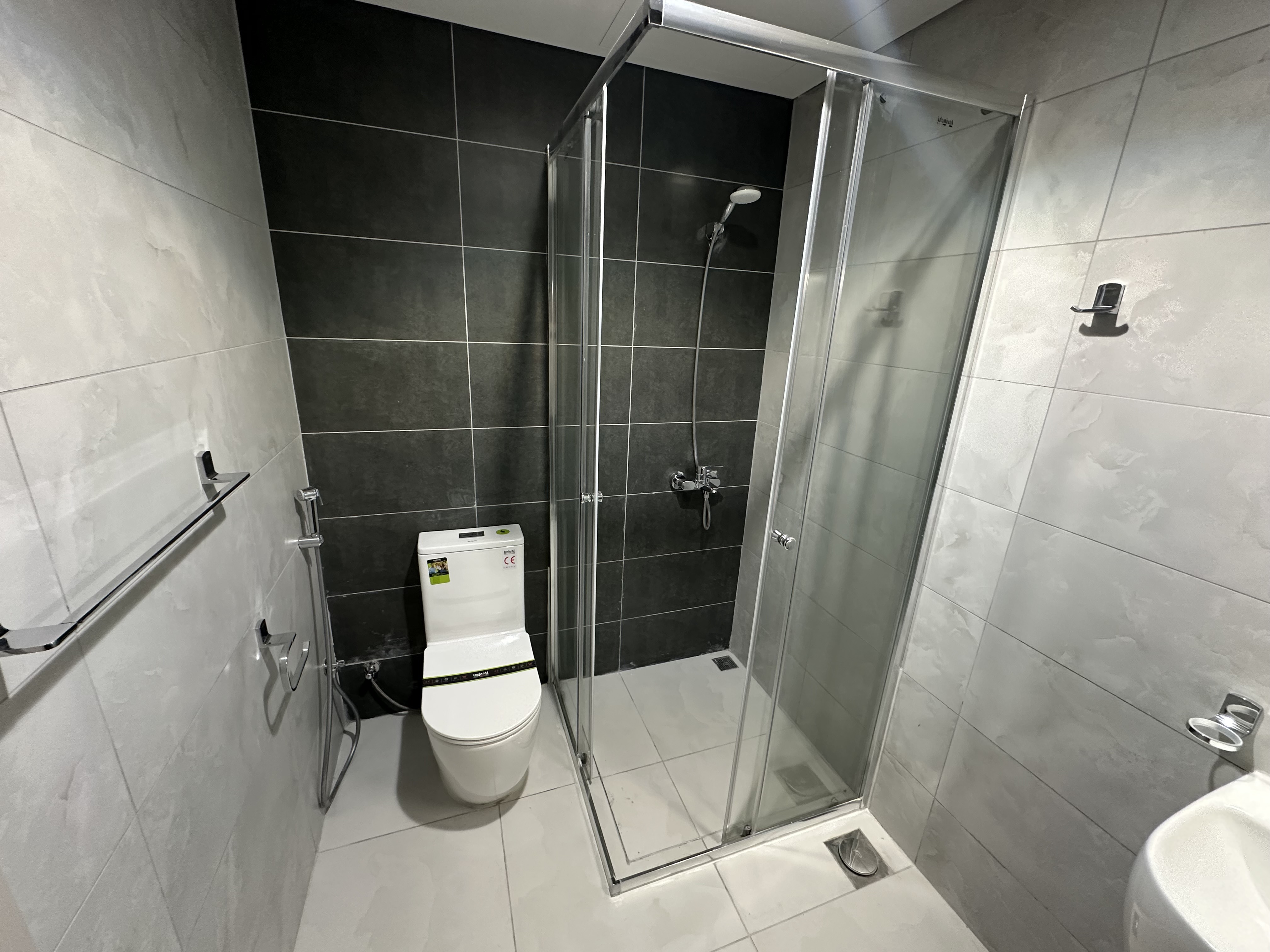 2 Bedroom Brand New Apartment City View thumbnail 7