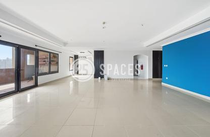 Apartment - 3 Bedrooms - 4 Bathrooms for rent in East Porto Drive - Porto Arabia - The Pearl Island - Doha