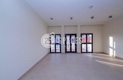 Apartment - 1 Bedroom - 2 Bathrooms for rent in Carnaval - Qanat Quartier - The Pearl Island - Doha