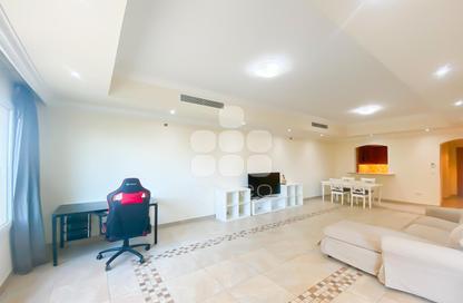 Apartment - 2 Bedrooms - 3 Bathrooms for rent in Marina Gate - Porto Arabia - The Pearl Island - Doha