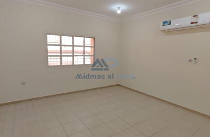 Apartment - 3 Bedrooms - 2 Bathrooms for rent in Madinat Khalifa - Doha