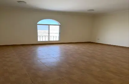 Warehouse - Studio - 4 Bathrooms for rent in Al Wakra - Al Wakra - Al Wakrah - Al Wakra