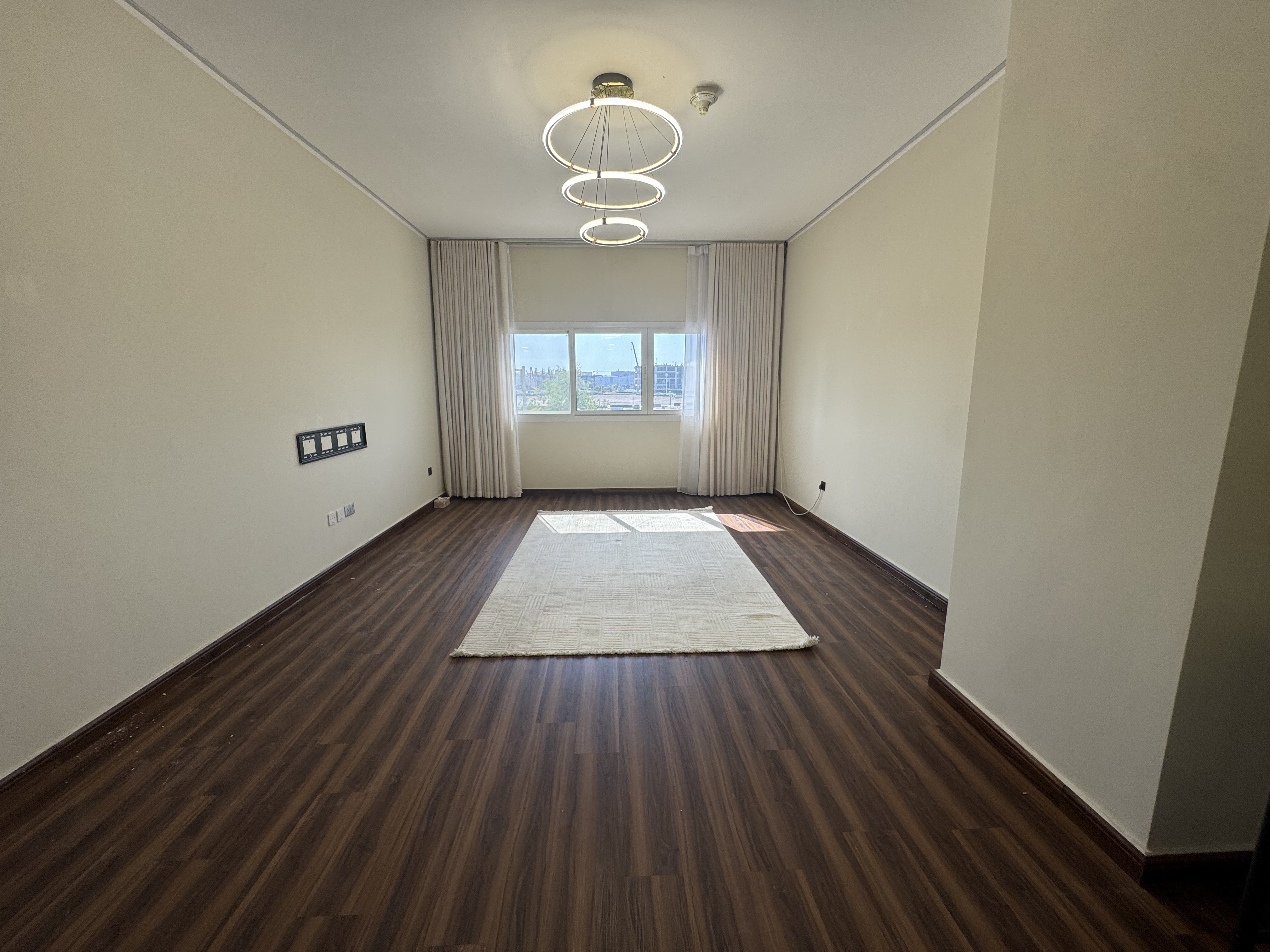 ELEGANT 1BEDROOM FURNITURES APARTMENT thumbnail 5