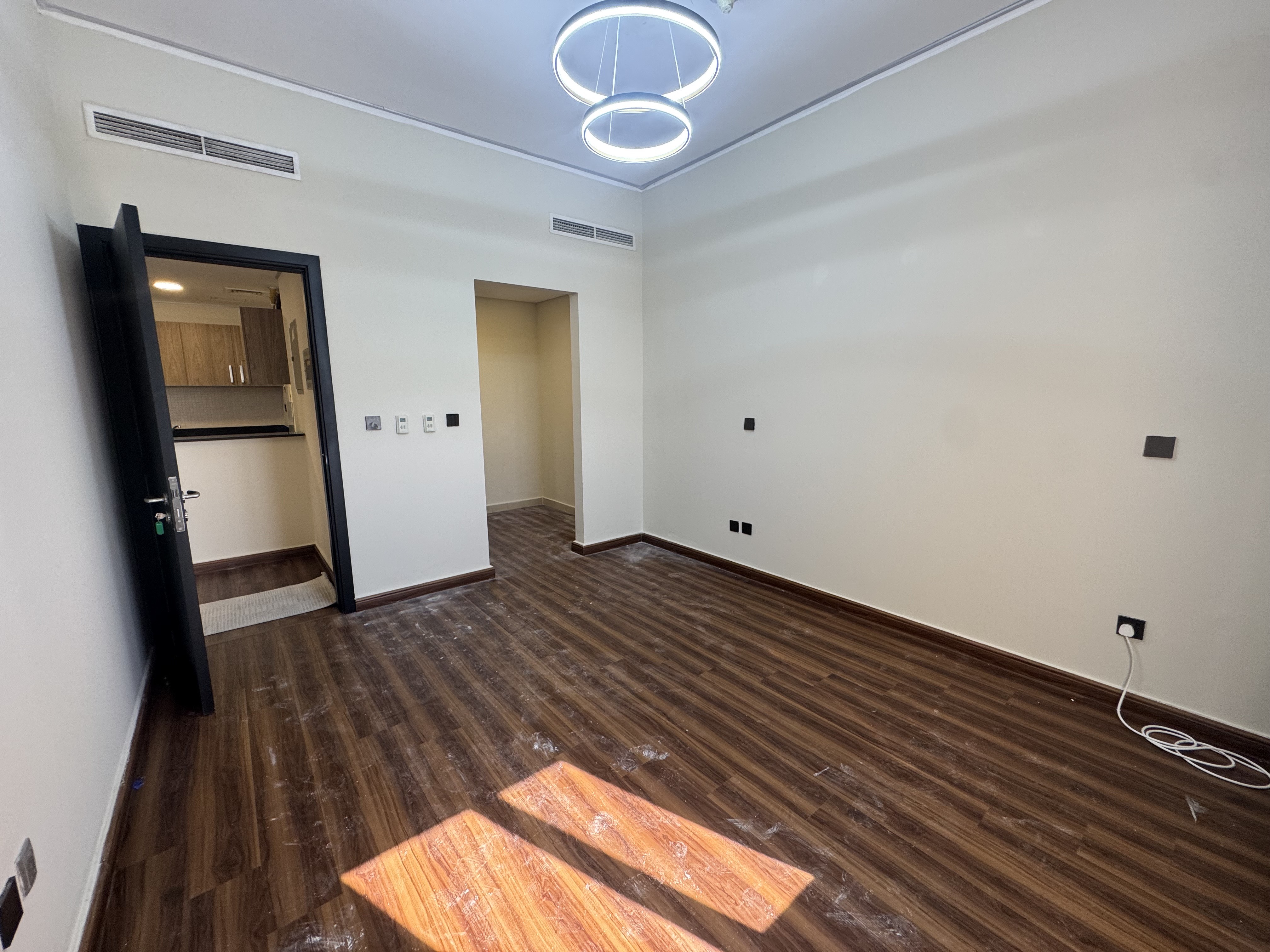 ELEGANT 1BEDROOM FURNITURES APARTMENT thumbnail 7